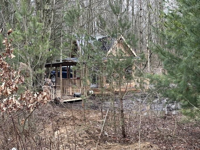 Cabins (Canada, Simcoe, Ontario)