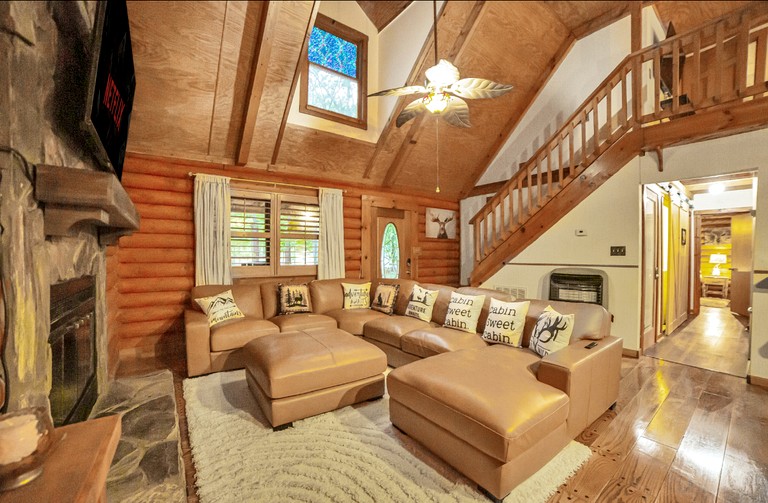 Cabins (United States of America, McDonough, Georgia)