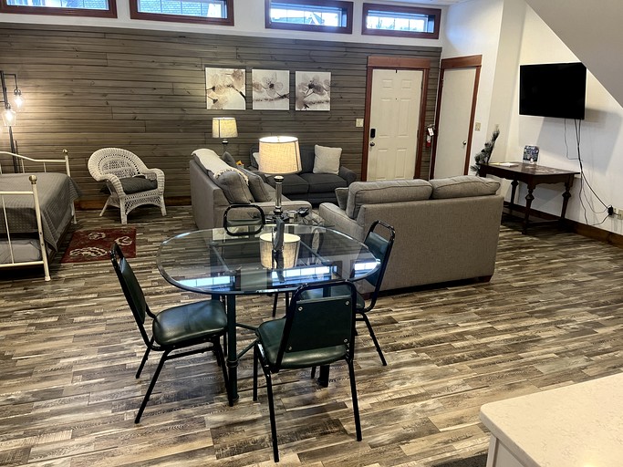 Designer Rentals (United States of America, Ellwood, Pennsylvania)