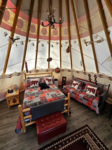 Tipis (United States of America, Whittier, North Carolina)