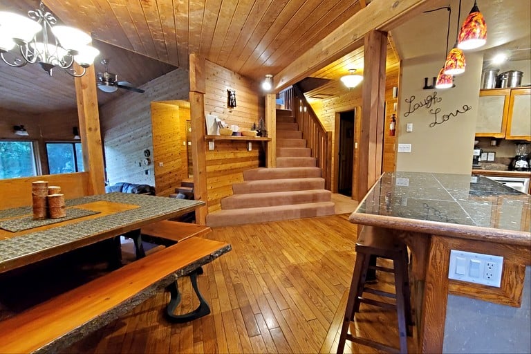 Cabins (Canada, Whistler, British Columbia)
