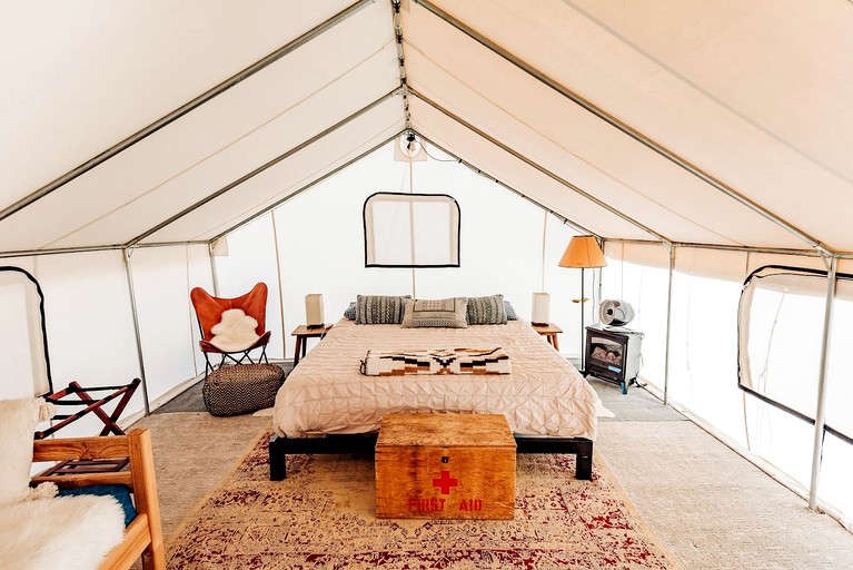 Caravans (United States of America, Cane Beds, Arizona)