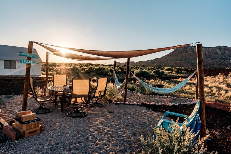 Caravans (United States of America, Cane Beds, Arizona)