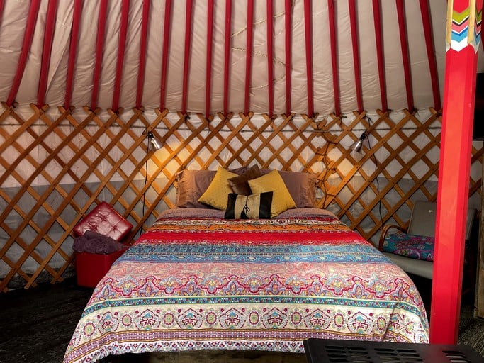 Yurts (Canada, --, Ontario)