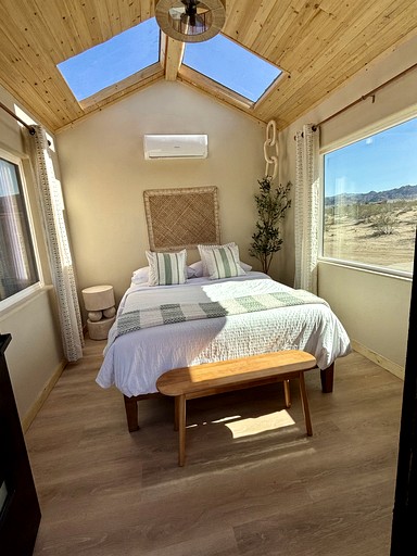 Cabins (United States of America, Joshua Tree, California)
