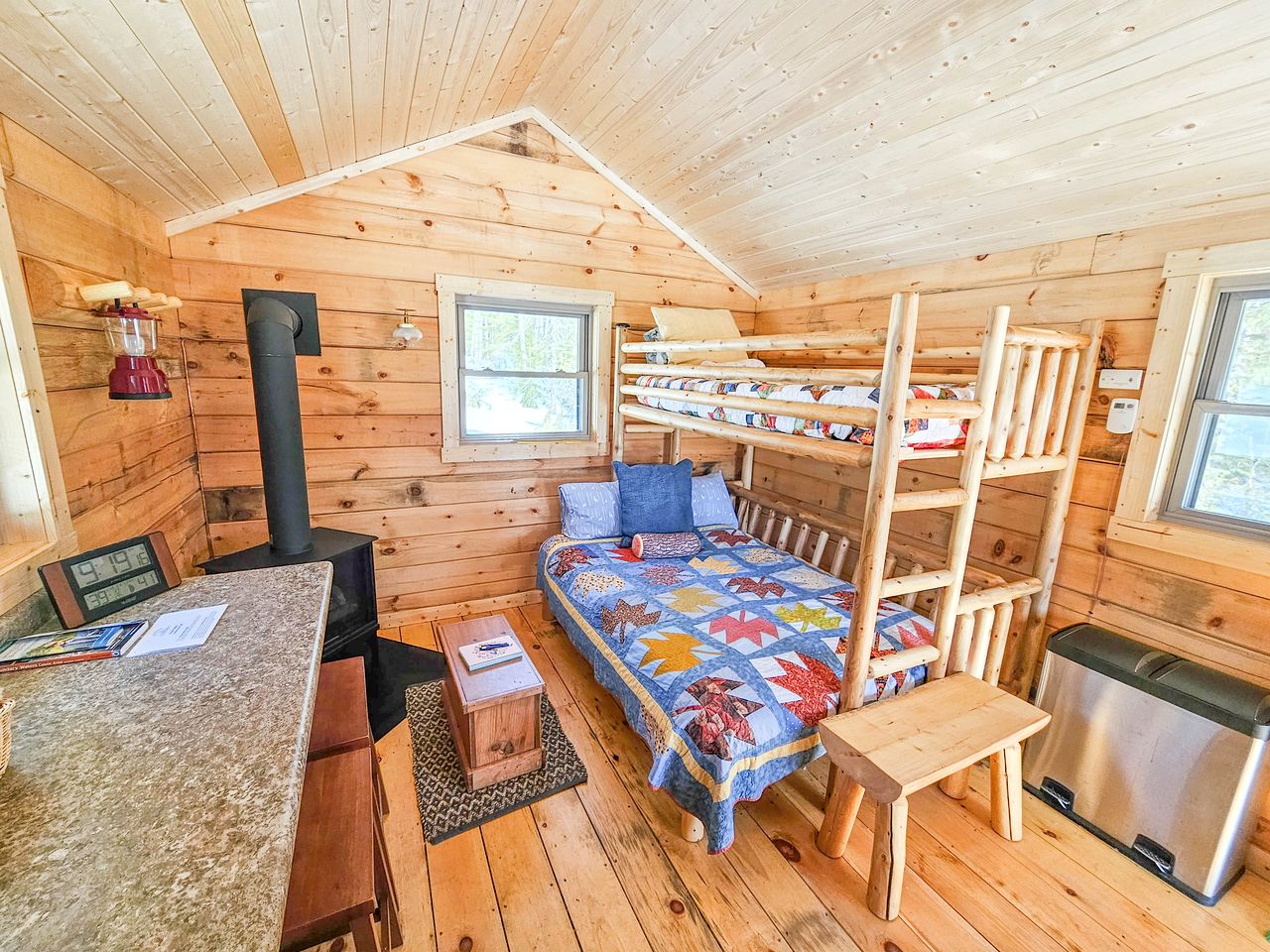 Cozy Tiny Cabin - Off-Grid Experience with Sled Dogs Year 'round in Minnesota
