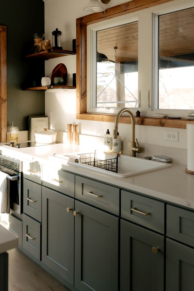 Cozy Tiny Cabin with Hot Tub near Fall Creek Falls for a Peaceful Romantic Escape in Tennessee