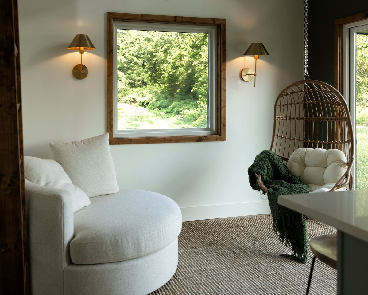 Cozy Tiny Cabin with Hot Tub near Fall Creek Falls for a Peaceful Romantic Escape in Tennessee