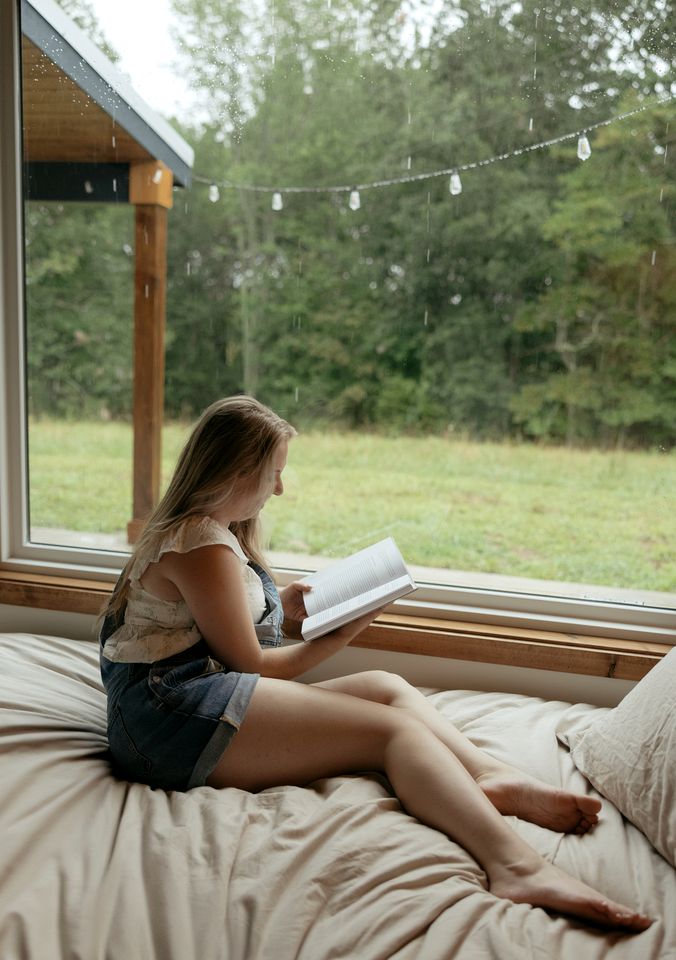 Cozy Tiny Cabin with Hot Tub near Fall Creek Falls for a Peaceful Romantic Escape in Tennessee