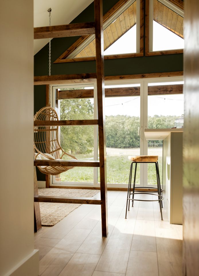 Cozy Tiny Cabin with Hot Tub near Fall Creek Falls for a Peaceful Romantic Escape in Tennessee