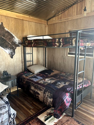 Cabins (United States of America, Anaconda, Montana)