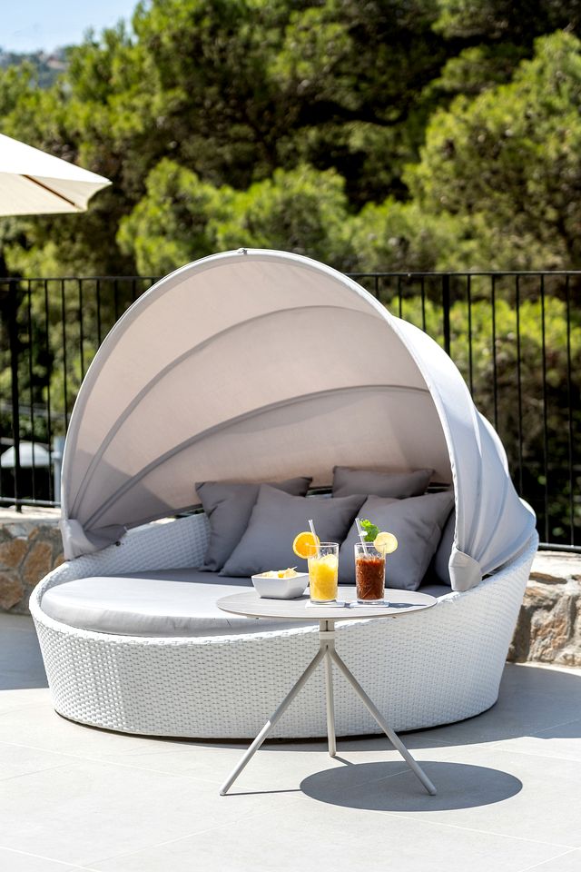 Bright Couples Studio-Style Suite with Terrace & Outdoor Space in Catalonia, Spain