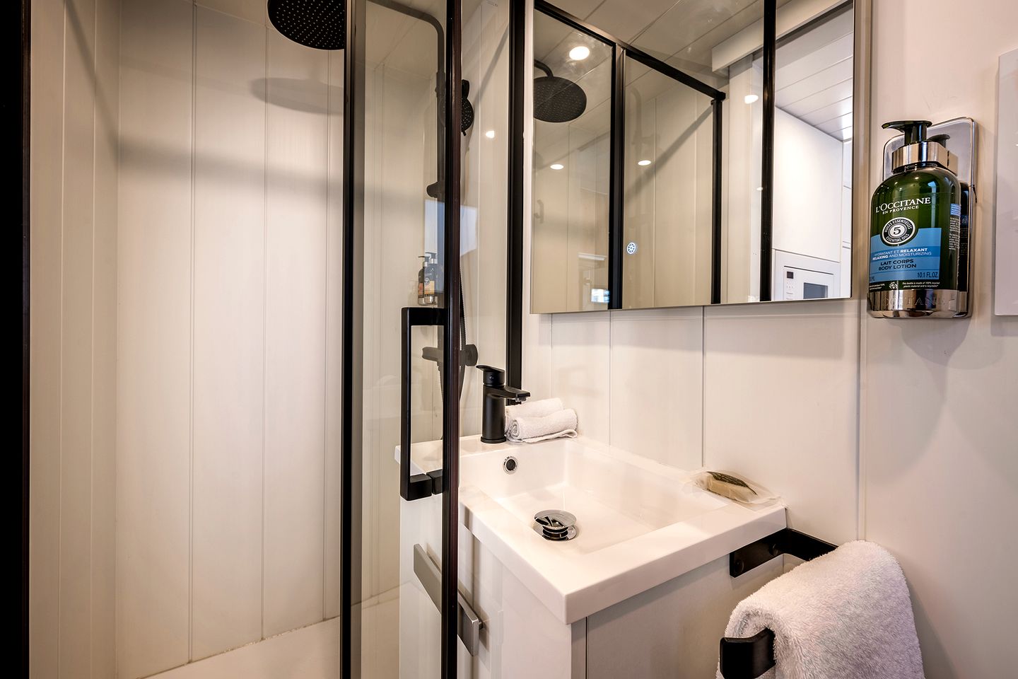 Bright Couples Studio-Style Suite with Terrace & Outdoor Space in Catalonia, Spain