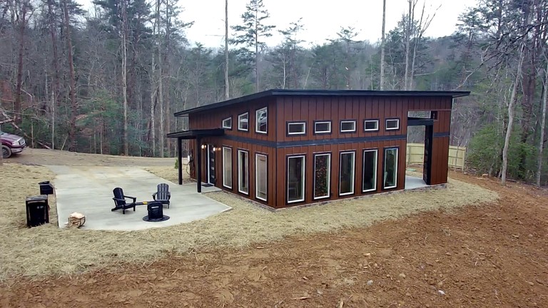 Romantic Cabin in Shady Grove Area of the Smoky Mountains: A Perfect One-Level Retreat for Couples