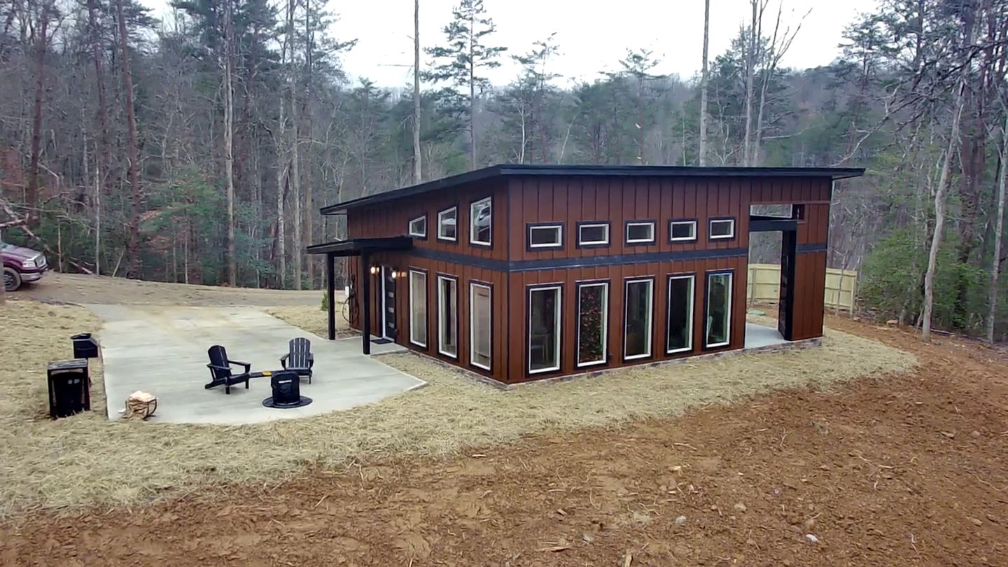 Romantic Cabin in Shady Grove Area of the Smoky Mountains: A Perfect One-Level Retreat for Couples