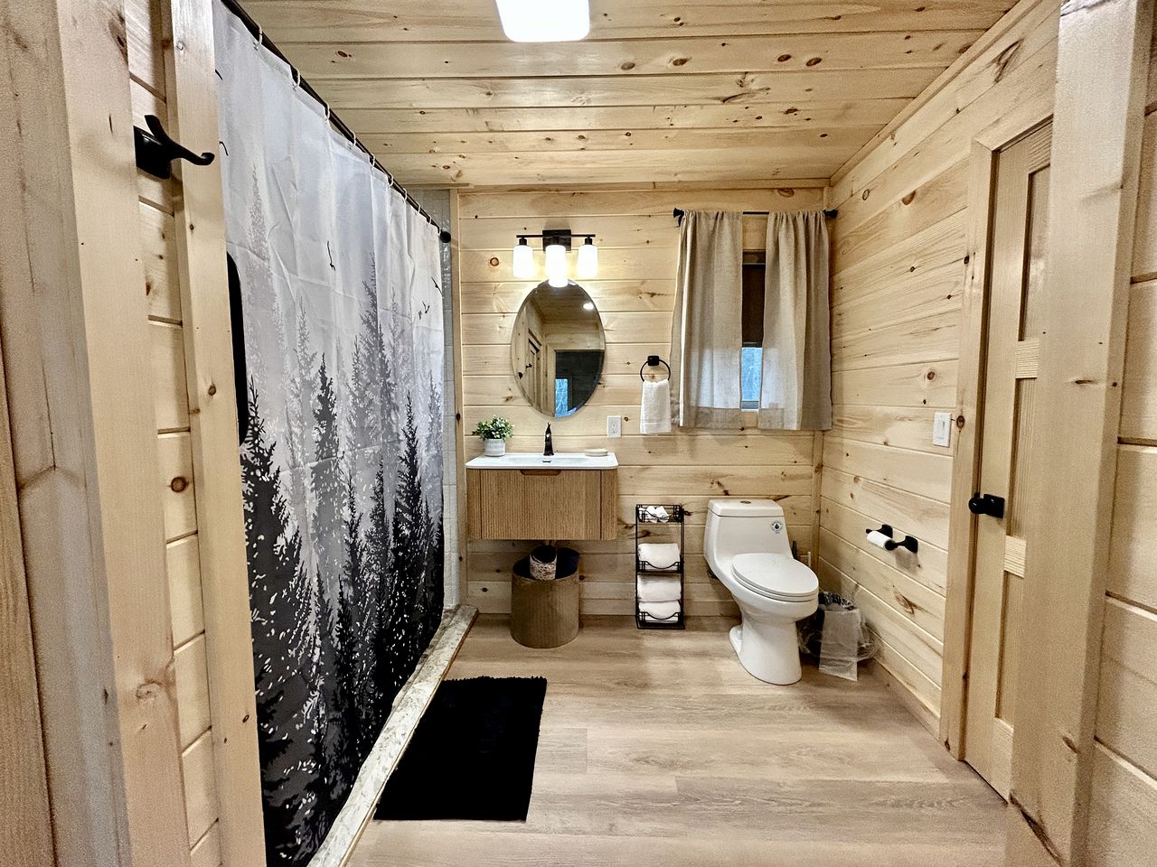 Romantic Cabin in Shady Grove Area of the Smoky Mountains: A Perfect One-Level Retreat for Couples