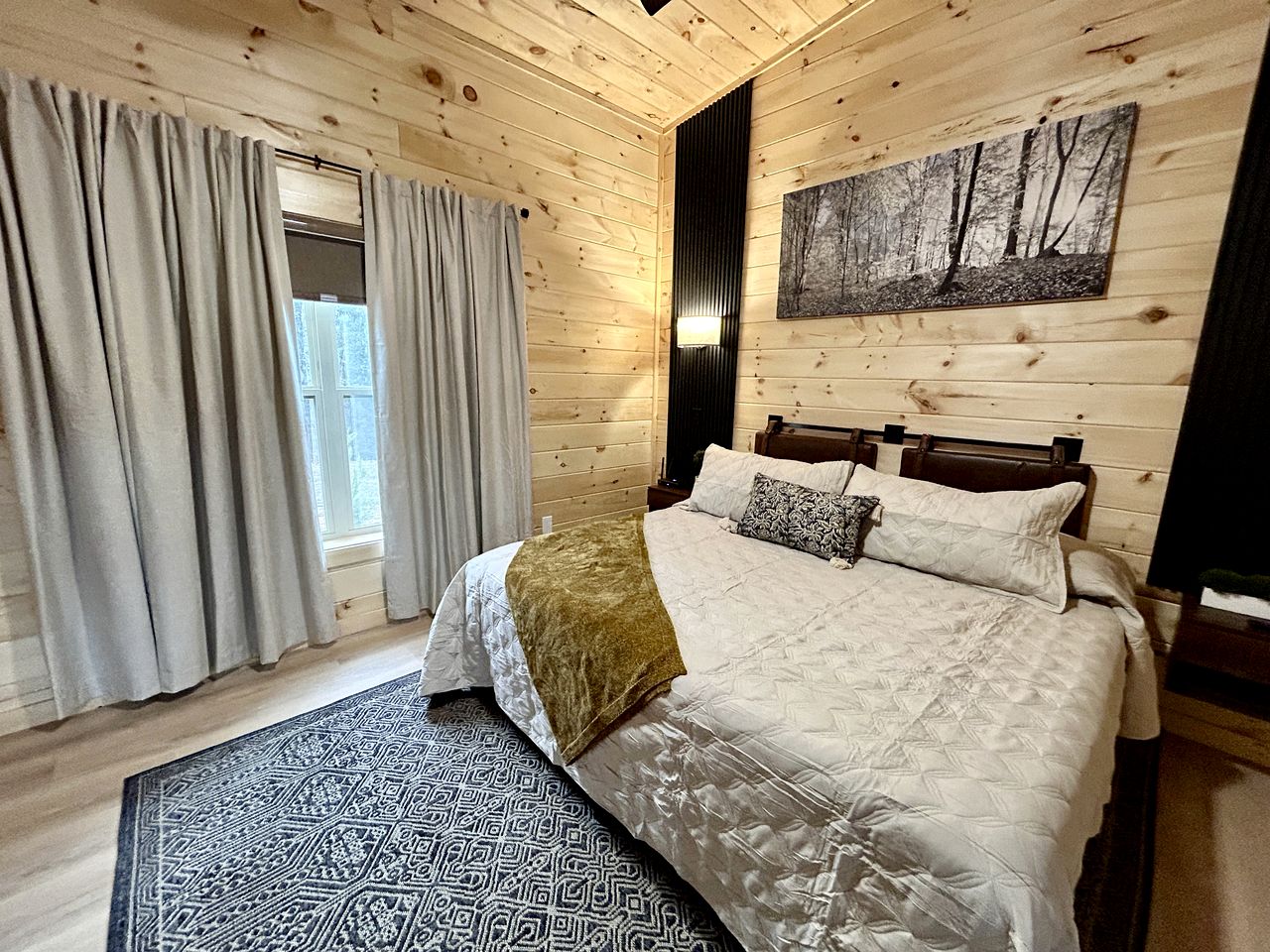 Romantic Cabin in Shady Grove Area of the Smoky Mountains: A Perfect One-Level Retreat for Couples