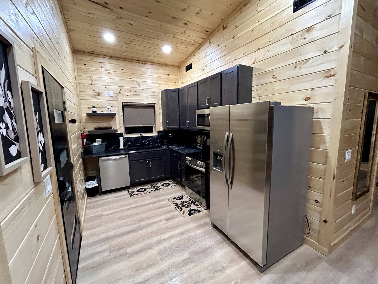 Romantic Cabin in Shady Grove Area of the Smoky Mountains: A Perfect One-Level Retreat for Couples