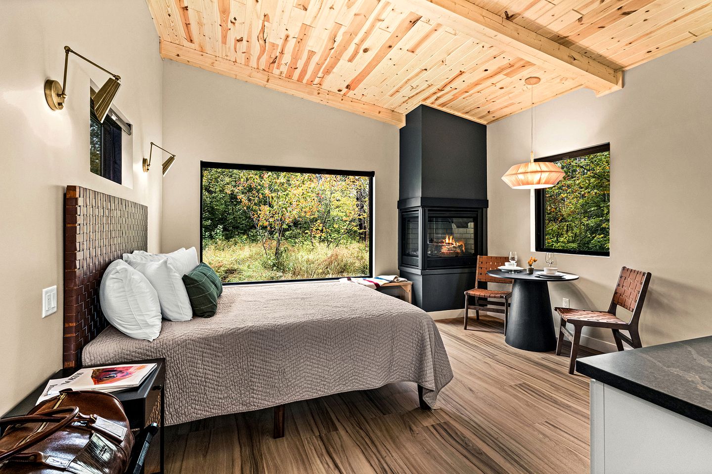 Gorgeous Cabin with Private Sauna for a Romantic Glamping Getaway in Duluth, Minnesota