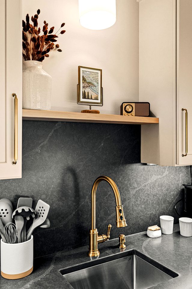 Gorgeous Cabin with Private Sauna for a Romantic Glamping Getaway in Duluth, Minnesota