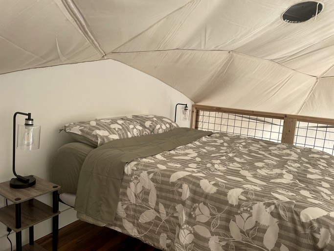 Domes (United States of America, Hays, North Carolina)