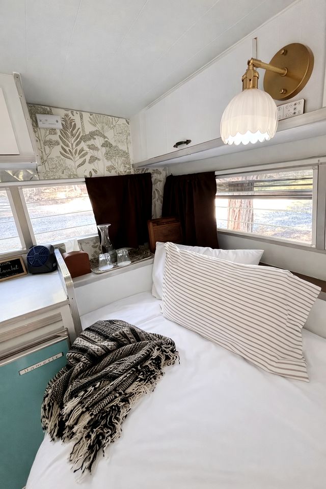 Charming Retro Camper with Vintage Clawfoot Tub Near Shasta-Trinity, Burnt Ranch, California