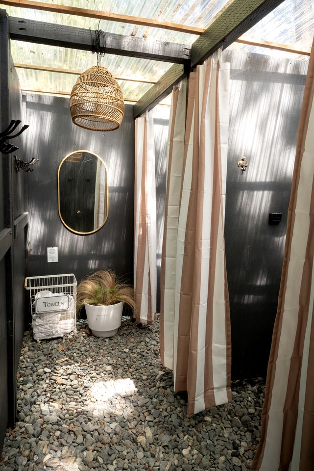 Charming Retro Camper with Vintage Clawfoot Tub Near Shasta-Trinity, Burnt Ranch, California