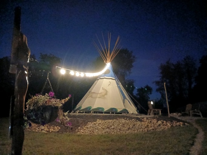Tipis (United States of America, Campbellsville, Kentucky)