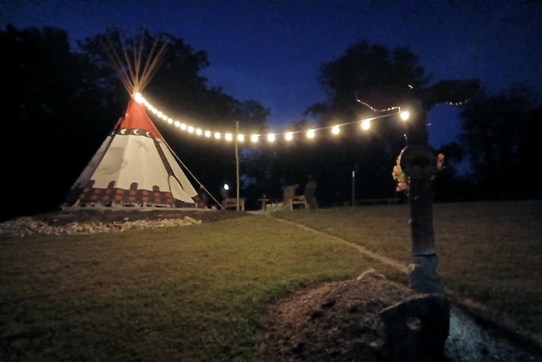 Tipis (United States of America, Campbellsville, Kentucky)