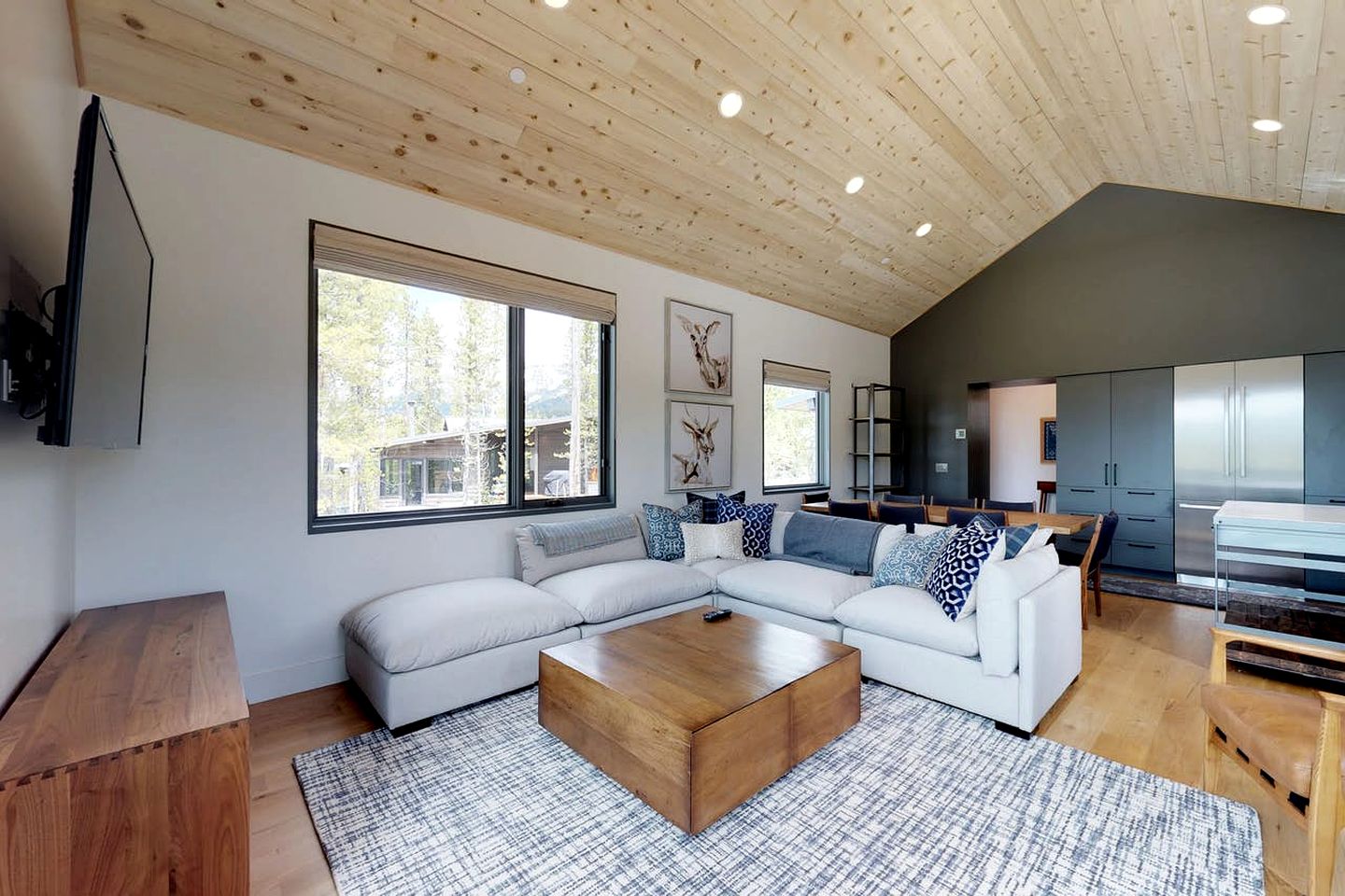 Cozy Lakeside Cabin Escape with Scenic Views Near Big Bear Lake, California