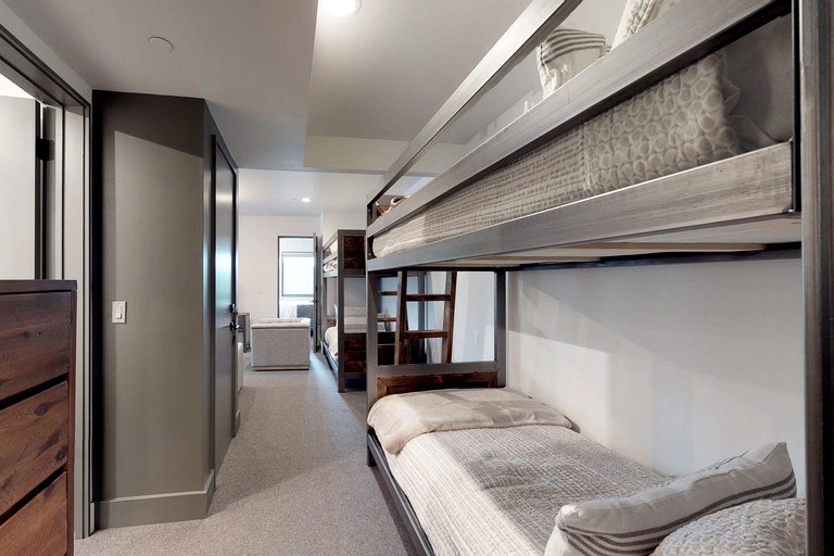 Cabins (United States of America, Big Bear Lake, California)