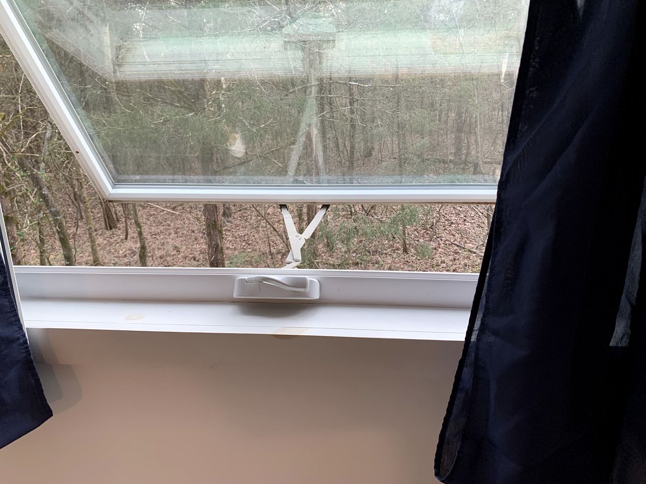 Peaceful Tiny Cabin Escape with Loft, Private Trail & Forest Views in Columbia, Tennessee