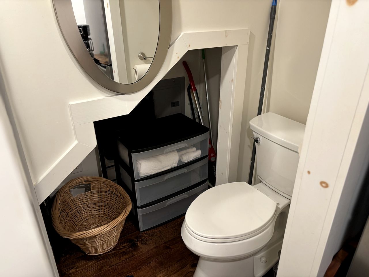 Peaceful Tiny Cabin Escape with Loft, Private Trail & Forest Views in Columbia, Tennessee