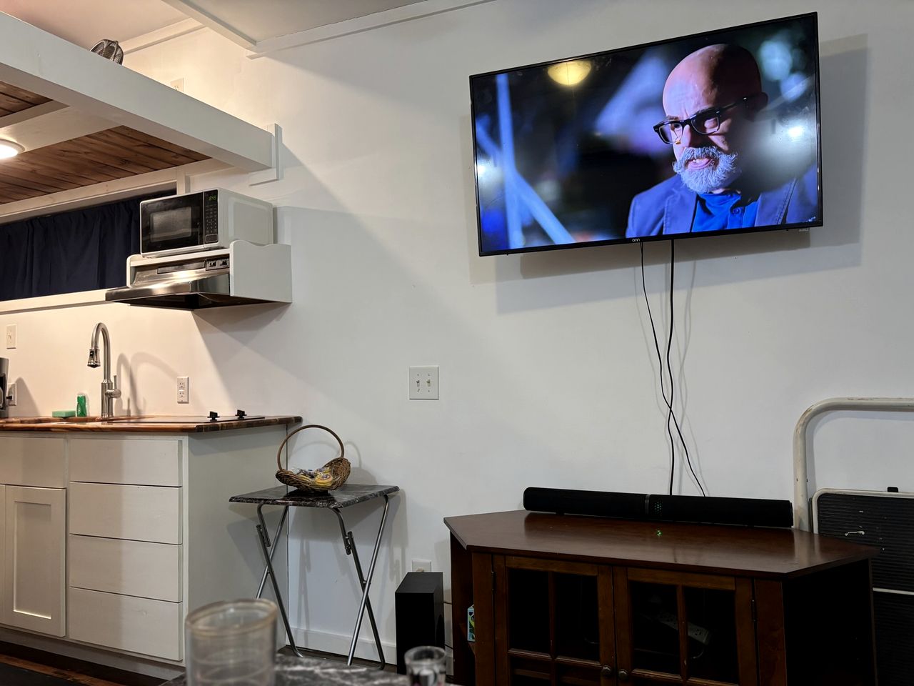 Peaceful Tiny Cabin Escape with Loft, Private Trail & Forest Views in Columbia, Tennessee