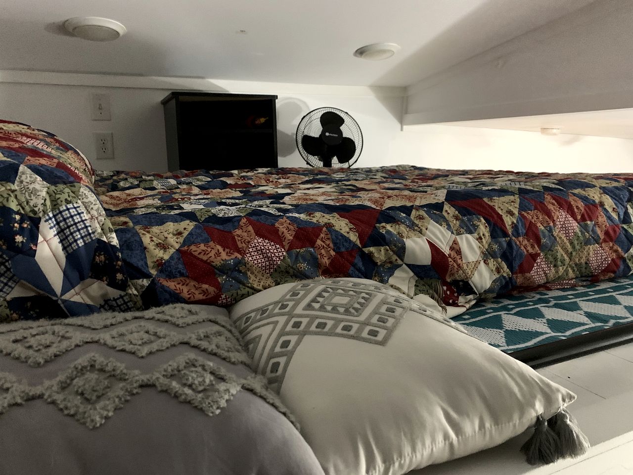 Peaceful Tiny Cabin Escape with Loft, Private Trail & Forest Views in Columbia, Tennessee