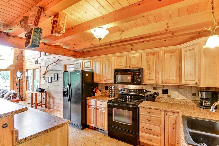 Log Cabins (United States of America, Clyde, North Carolina)