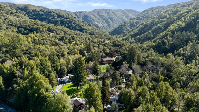 Yurts (United States of America, Los Gatos, California)