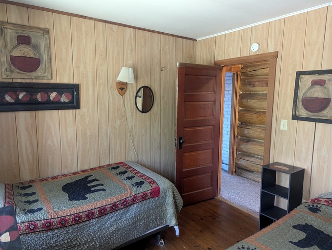 Cabins (United States of America, Hayward, Wisconsin)