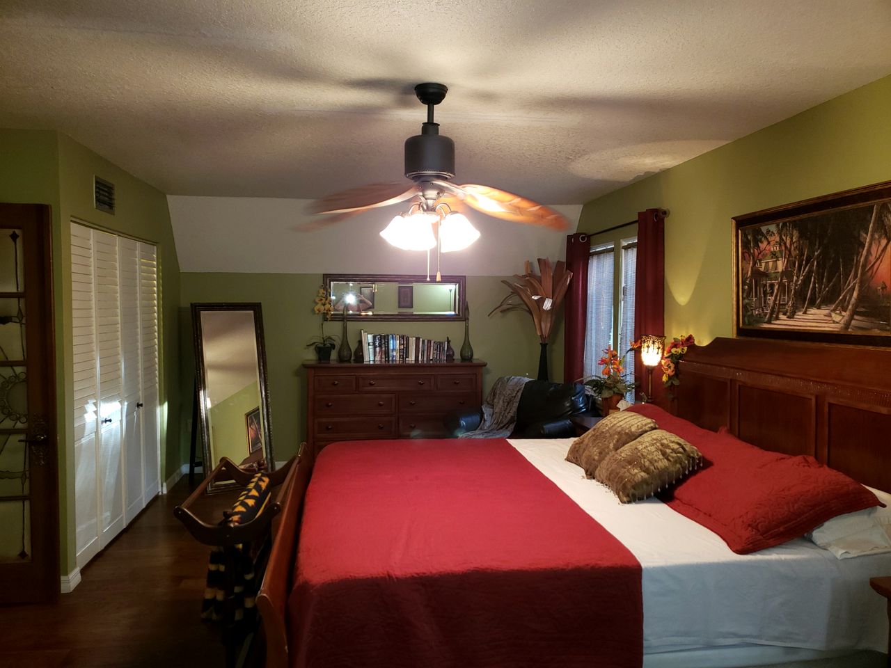 A-Frame Cabin Rental with Spacious Deck Overlooking the Cotee River, Florida