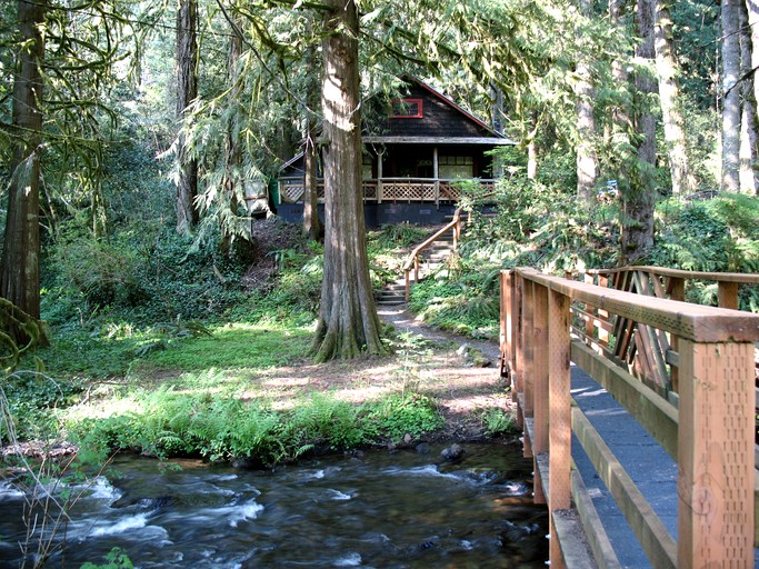 Cabins (United States of America, Rhododendron, Oregon)
