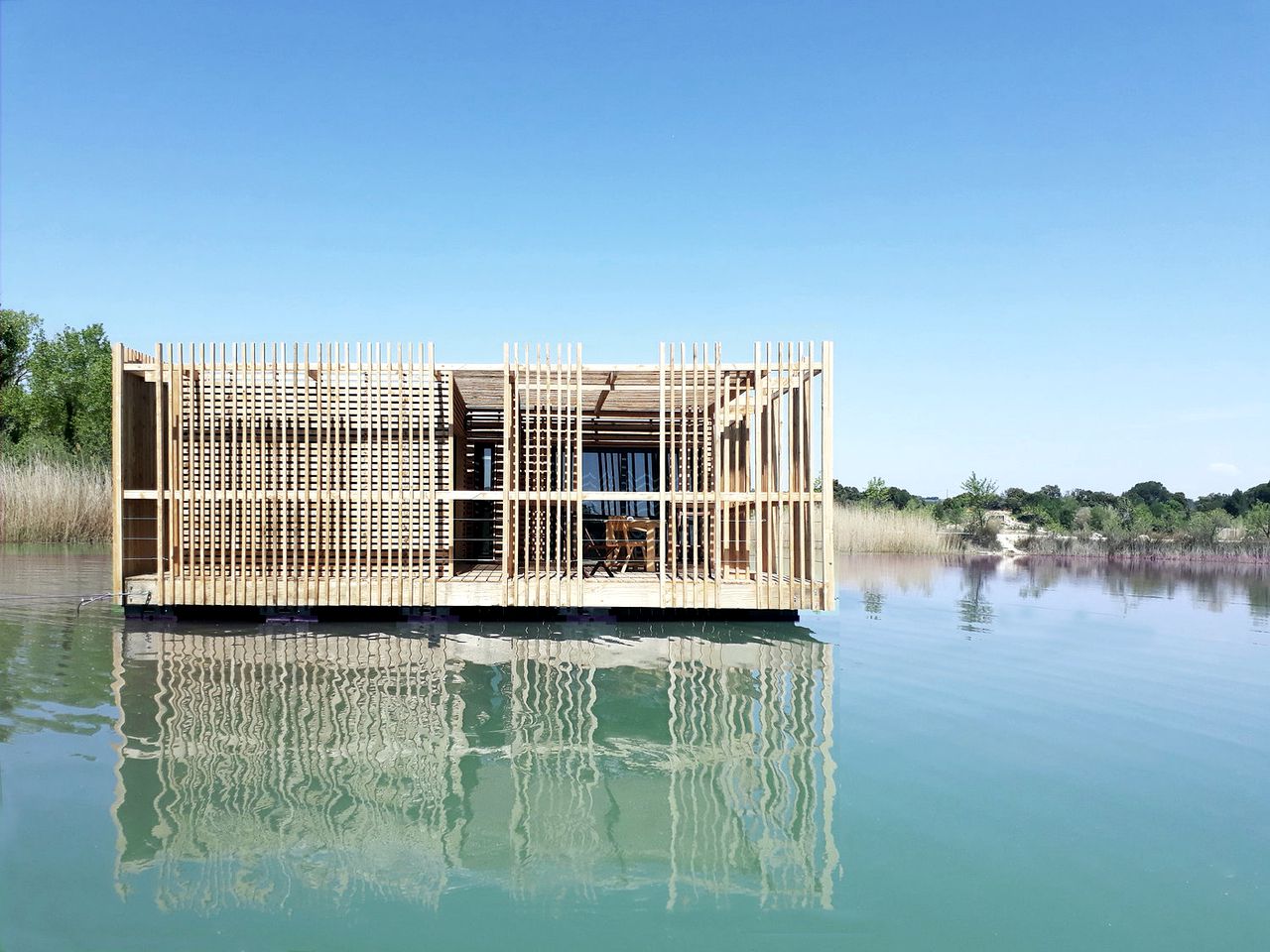 Floating Homes (Sorgues, France)