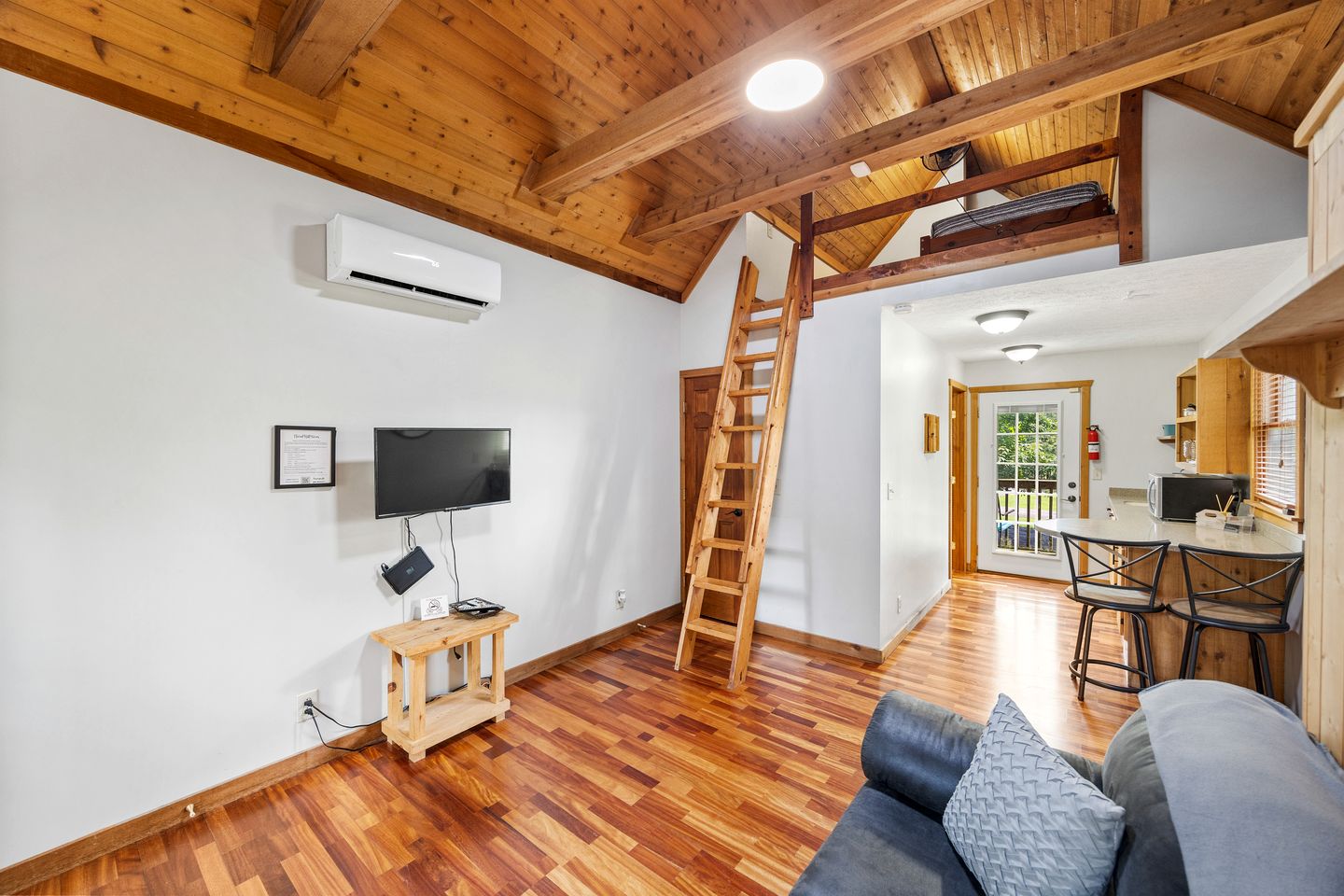 Delightful Vacation Cabins in Mount Juliet near Nashville, Tennessee