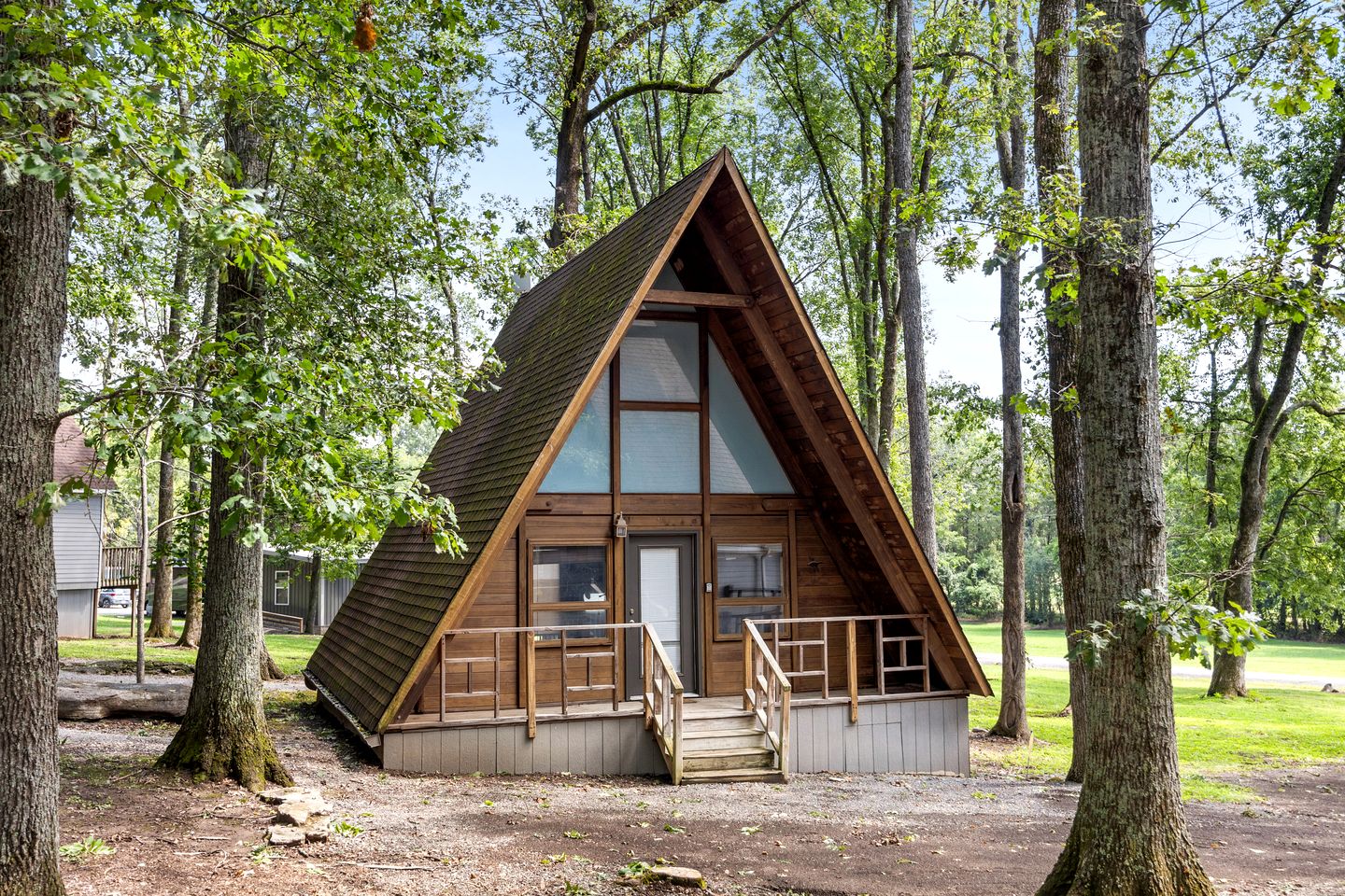 Delightful Vacation Cabins in Mount Juliet near Nashville, Tennessee