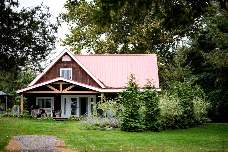 Cottages (Canada, Prince Edward County, Ontario)