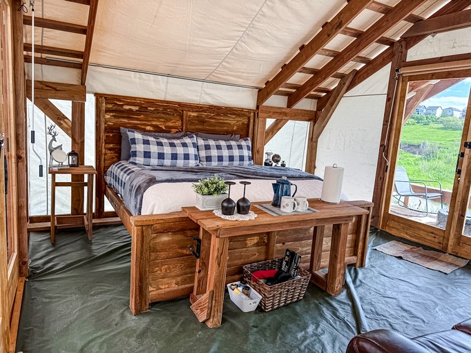 Safari Tents (United States of America, Monument, Colorado)