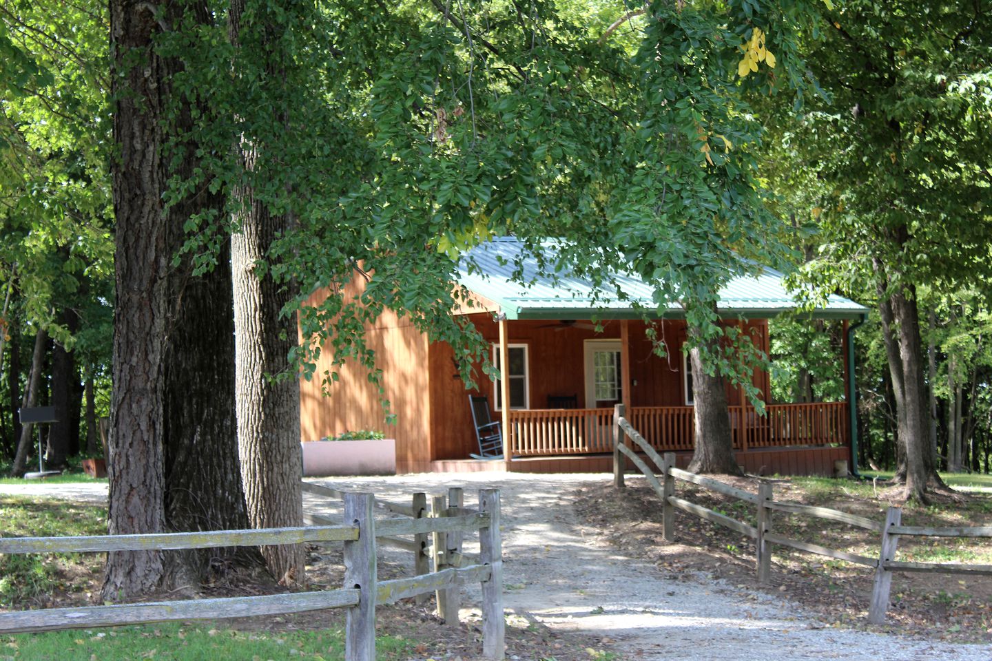 Charming Cozy Chalet on a Hill by the Cedar River in Letts, Iowa