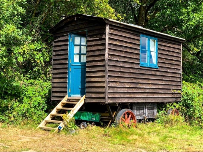 Tiny Houses (United Kingdom, --, --)