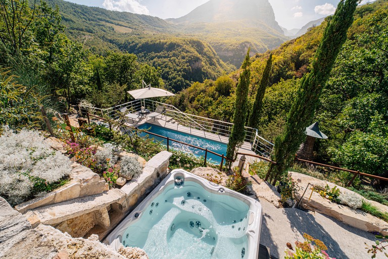 Cottages (Italy, Montefortino, Marche)