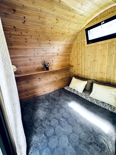 Huts (Lithuania, Paežerės rūdaičiai, Telšiai)