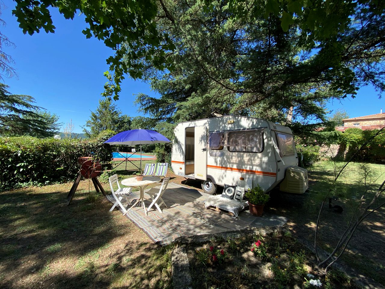 Pet-Friendly, Vintage Glamping Caravan on a Farm near Arezzo, Italy